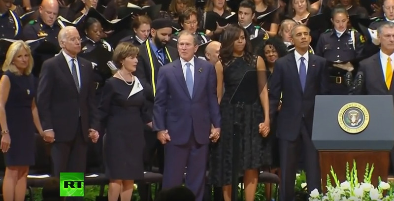 Американцы в шоке от танца Буша на похоронах в Далласе