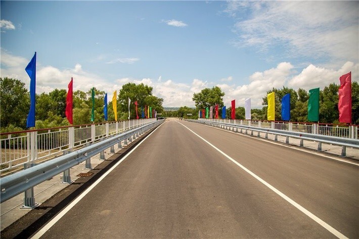 9. В Карачаево-Черкесии открыт новый мост через реку Малый Зеленчук