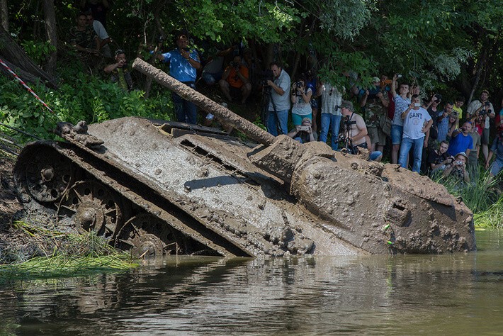 В Воронежской области подняли со дна Дона танк Т-34-76 Сталинградского тракторного завода 