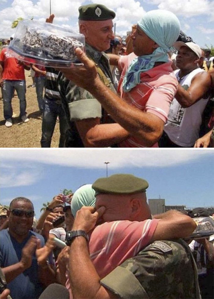Во время демонстриции протеста в Бразилии полицейский заявил: "Пожалуйста, не надо беспорядков в мой день рождения!" Вскоре демонстранты преподнесли ему сюрприз...