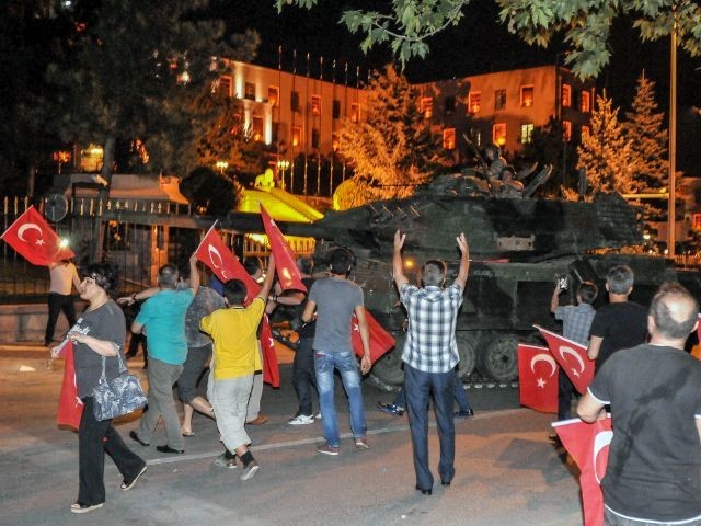 Переворот в Турции подавлен