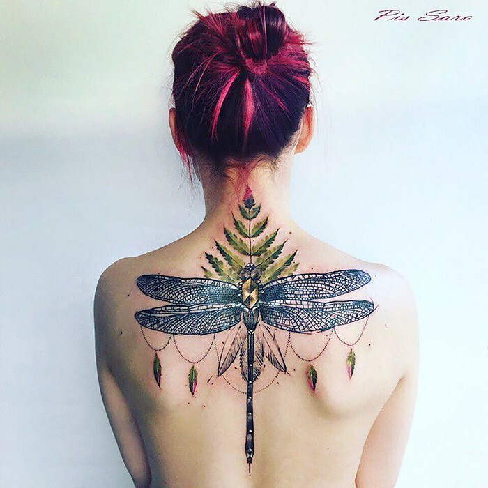 Татуировки, которые можно принять за живые цветы