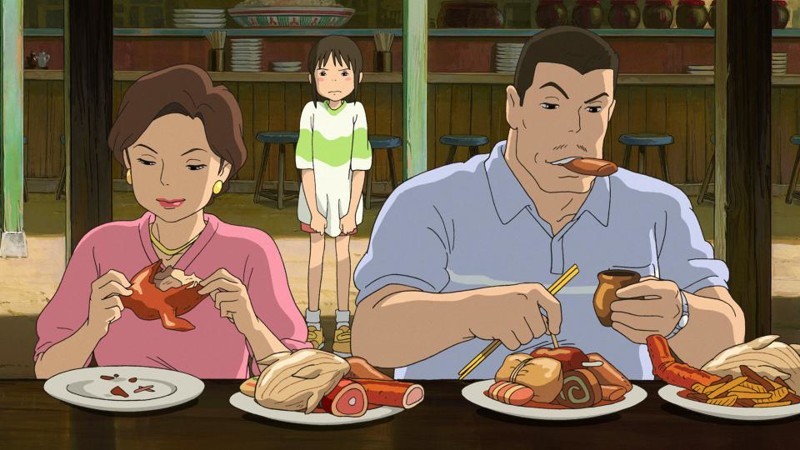 Студия Ghibli наконец объяснила почему родители девочки в мультфильме «Унесённые призраками» превратились в свиней   