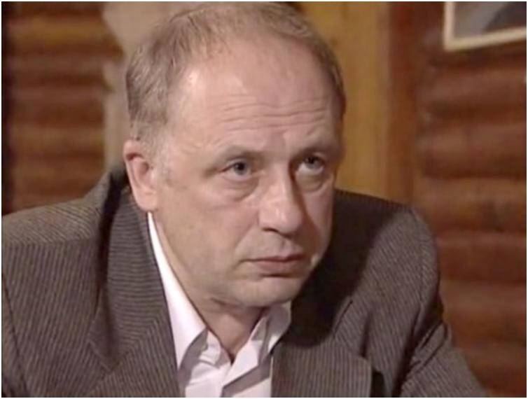 Актер Андрей Толубеев, исполнивший роль продажного полковника Ващанова, умер 7 апреля 2008 года от рака поджелудочной железы.