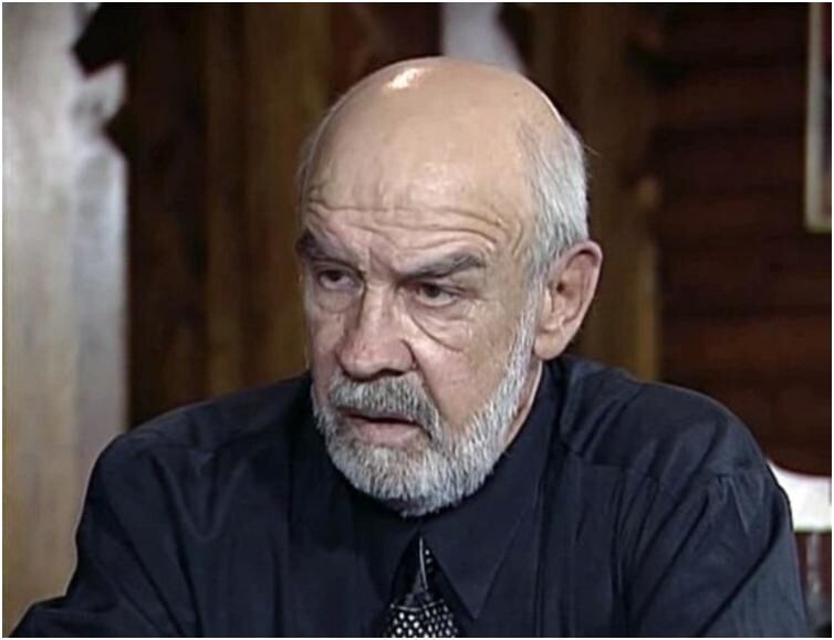 Лев Борисов, запомнившийся всем как криминальный авторитет Антибиотик, умер 15 ноября 2011 года из-за перенесенного инсульта. Ему было 77 лет.