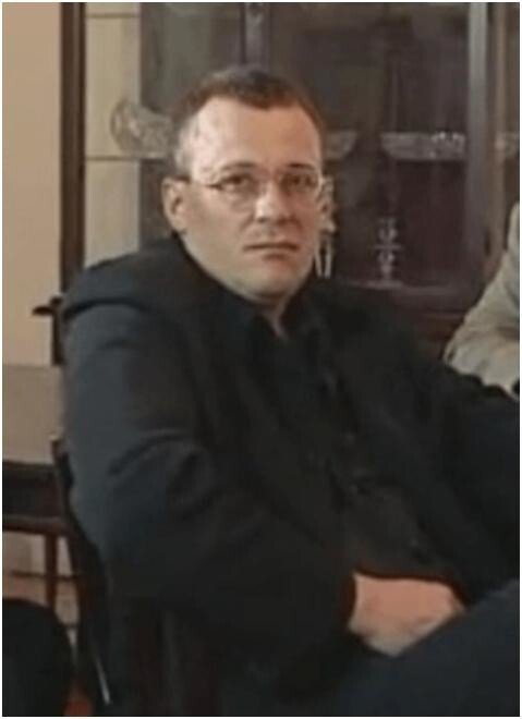 Реально существующий криминальный авторитет Роман Цепов, выступивший продюсером «Бандитского Петербурга» и сыгравший в нём эпизодическую роль, был отравлен 24 сентября 2004 года. Ему было 42 года.
