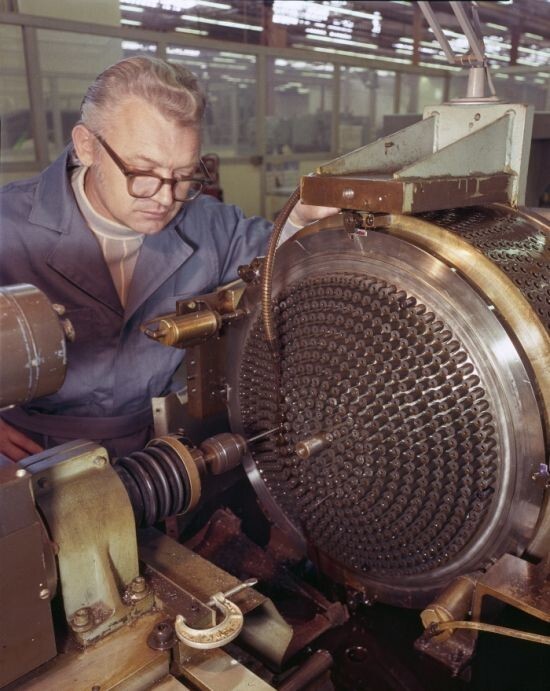 Производство инжектора основного двигателя для Спейс Шатл, 1977 год, США 
