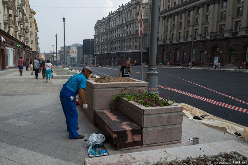 Первые фотографии отреконструированной Тверской улицы