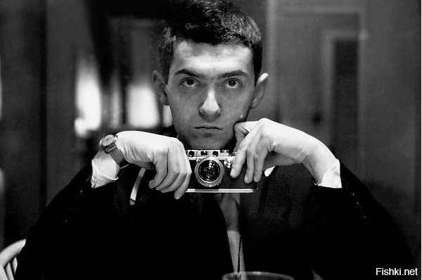 26 июля 1928 родился  американский и британский кинорежиссёр, фотограф и прод...