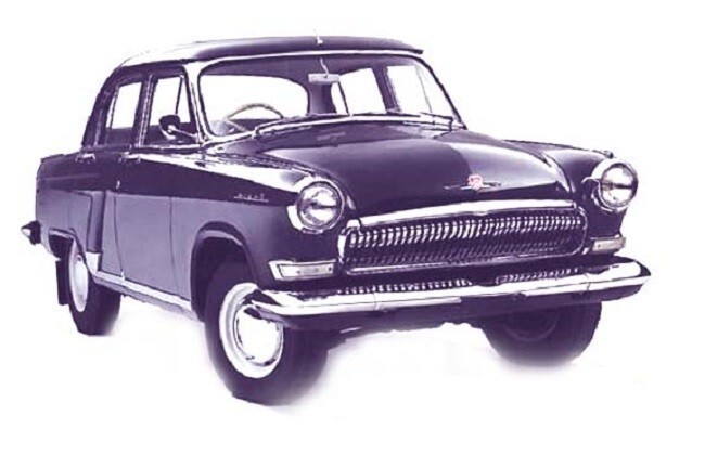 Какой советский автомобиль выпускался в том числе с правым рулём и автоматической коробкой передач? 