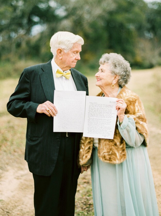 Шейлин попросила супругов написать признания в любви, а потом зачитать их друг другу.