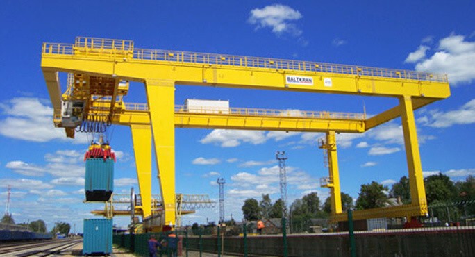 3. «Балткран» выполнил заказ Литовской компании на ввод в эксплуатацию нового контейнерного крана