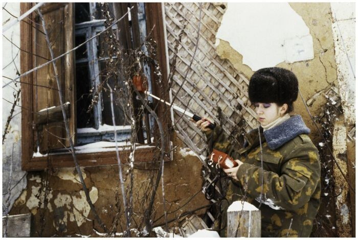 Замер уровня радиации в городке Чернобыле, где жили после аварии сотрудники Комплексной экспедиции курчатовского института