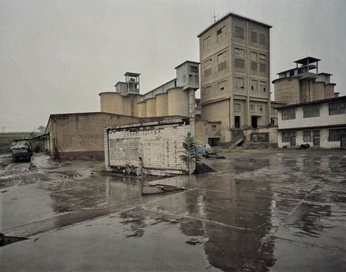 Заброшенные городские и промышленные китайские пейзажи в фотопроекте Чена Чжагана 