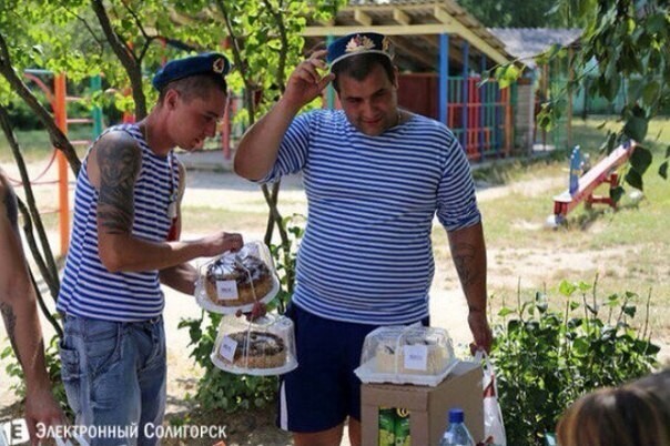 Белорусские десантники сегодня посетили детские дома и больницы, подарили детям сладости и игрушки!