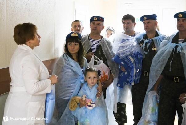 Белорусские десантники сегодня посетили детские дома и больницы, подарили детям сладости и игрушки!