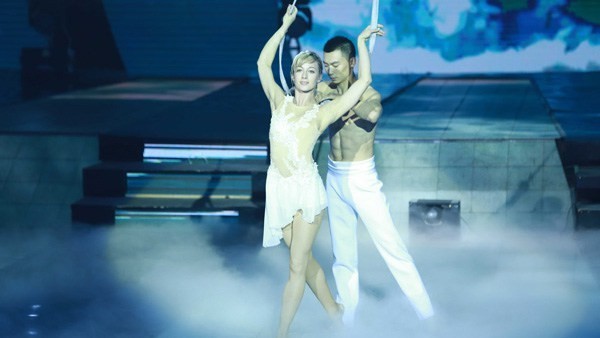 Танцевальное выступление русско-китайской пары на шоу талантов в Китае поразил жюри.