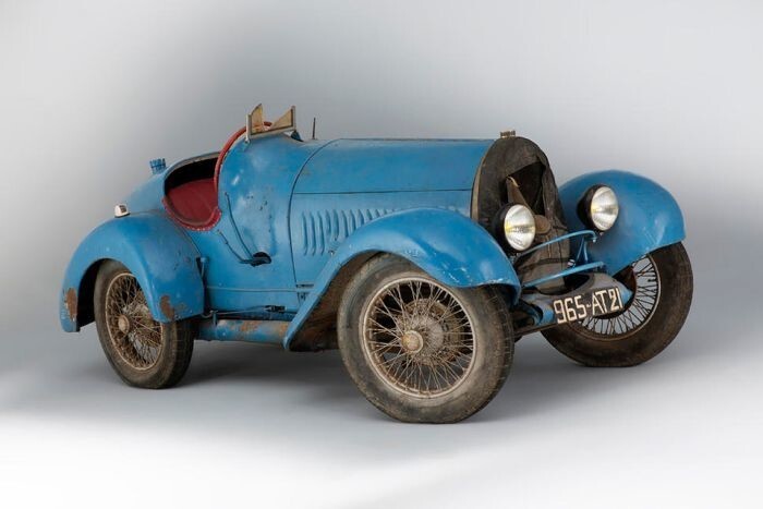 Самый старый – 1925 Bugatti Type 13 Brescia.