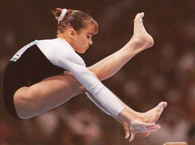 Украинская гимнастка Лилия Подкопаева завоевала две золотые медали: в абсолютном первенстве и вольных упражнениях