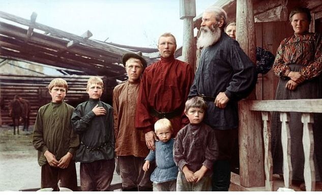 Семья из Екатеринбурга, конец 19 века 