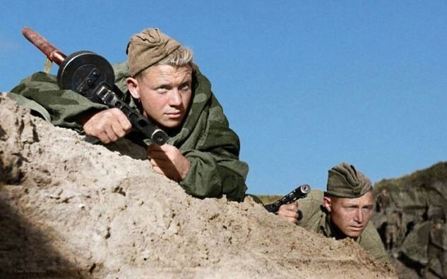 Советские солдаты неподалеку от Севастополя, Крым, 1941 год