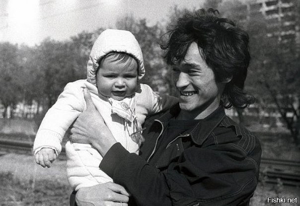 Виктор Цой с сыном Сашей