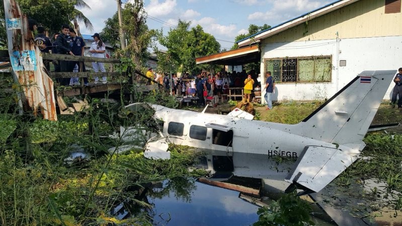 Летчик погиб при попытке посадить самолет в канал