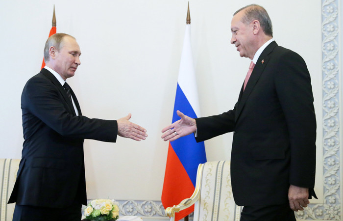 Путин расценил визит Эрдогана в РФ как желание возобновить диалог
