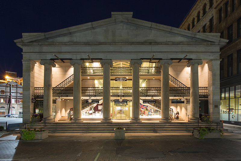 Старейшая американская торговая галерея в Род-Айленде была обречена на закрытие, так как ее торговые площади пустовали