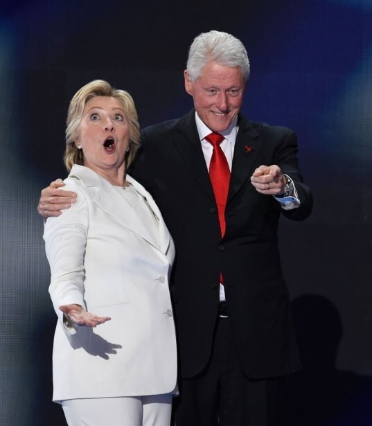 "Мы вышли из Белого дома не только без гроша, но в долгах", - заявила Клинтон.
