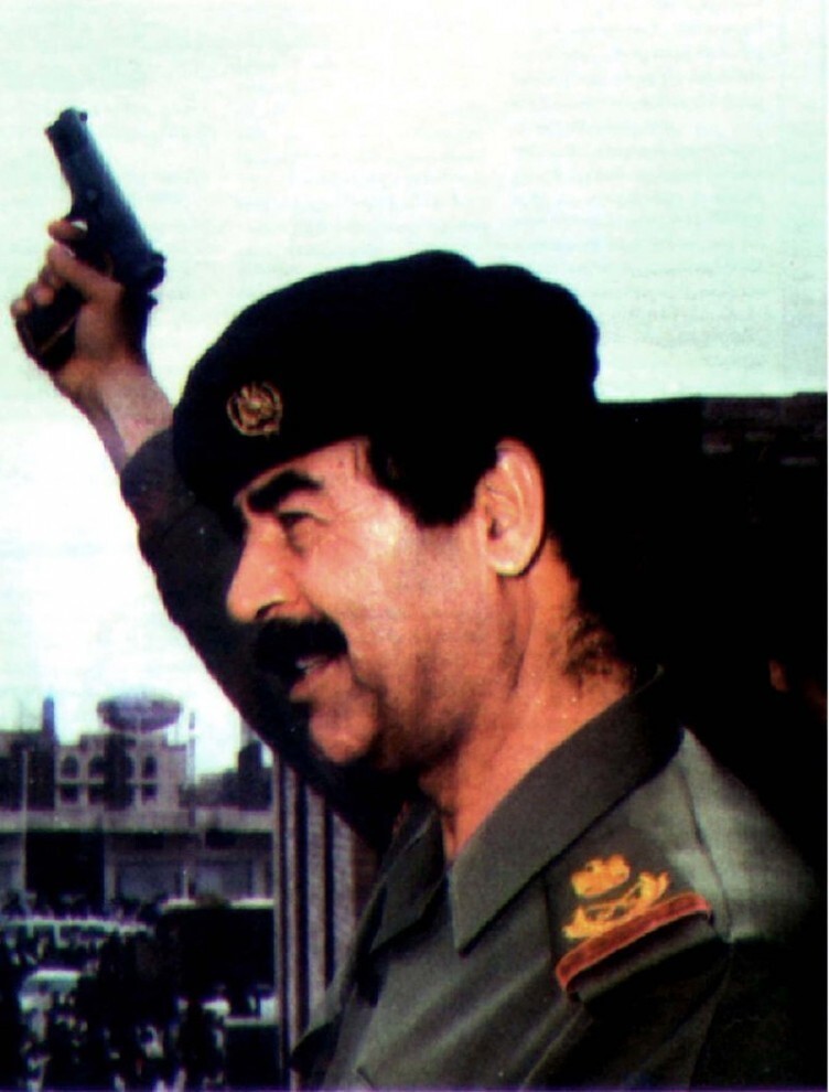 «Фирменные» усы бывшего лидера Иракской Республики и сверженного тирана настолько выдавали его, что, скрываясь от американцев, он даже сбрил их, оставив одну бороду.