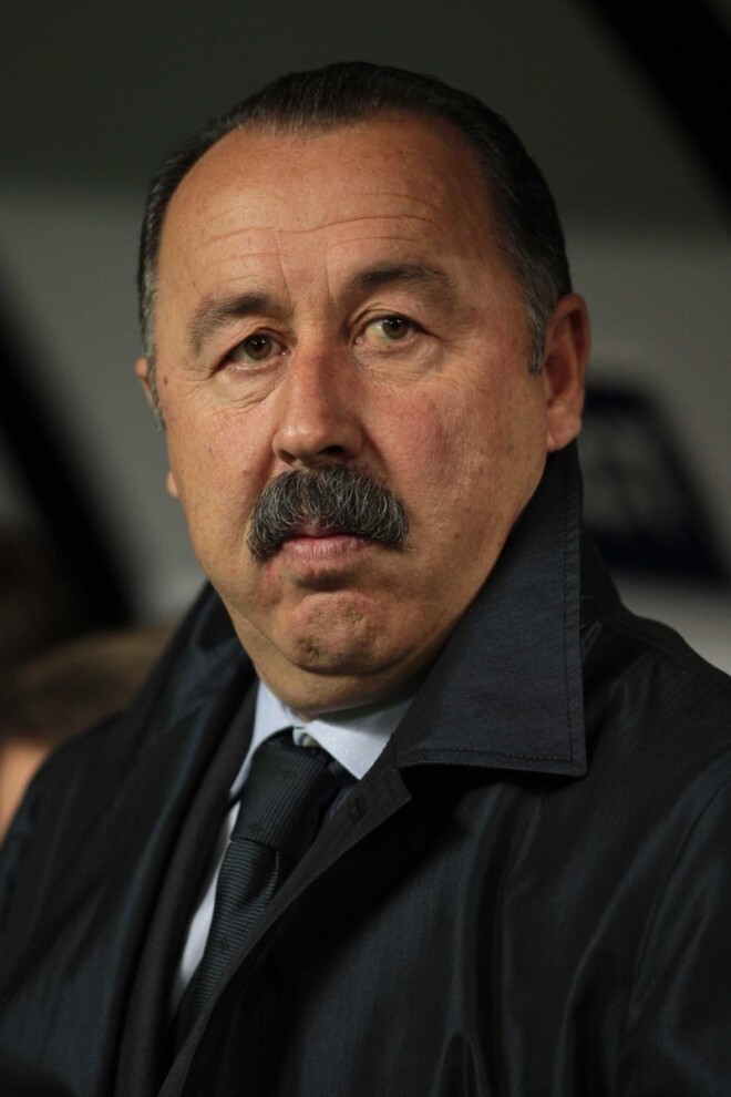 Усы российского тренера стали символом и талисманом для многих любителей футбола. Однажды Газзаев пообещал сбрить усы, если его клуб выйдет в финал Кубка УЕФА. 