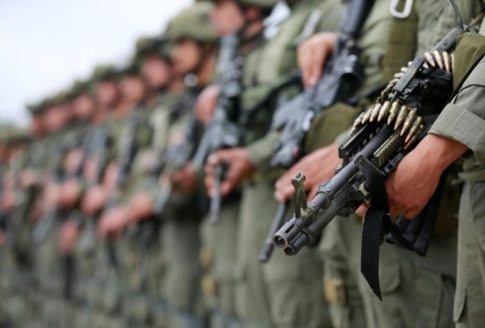 Рейд колумбийского спецназа по нарколабораториям в джунглях (12 фото)