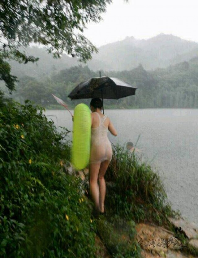 Дождь позволяет увидеть мир и людей по-другому