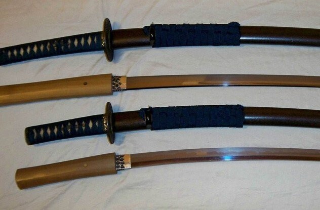 В исторических культурах использовался только один дизайн меча