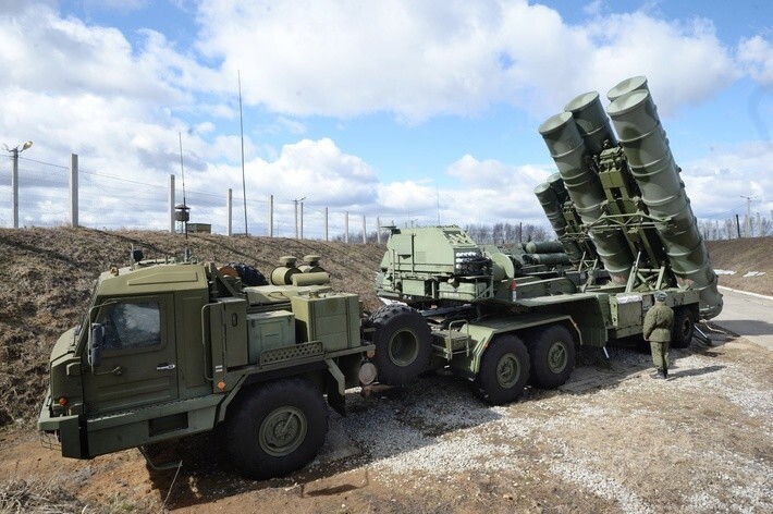 10. Зенитный ракетный полк в Крыму получил на вооружение С-400 «Триумф»