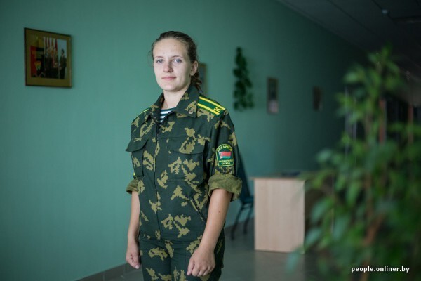 Под Сморгонью начали готовить первых белорусских девушек-пограничников