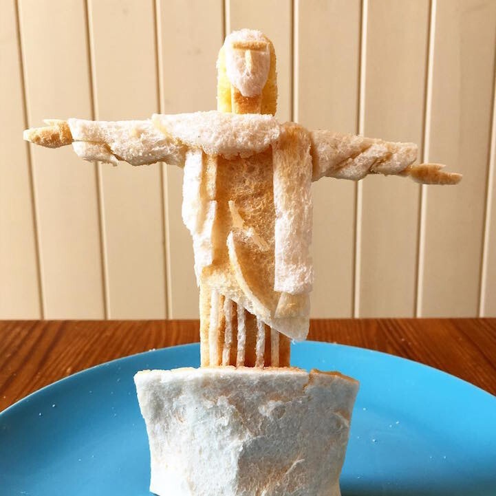 Папа создаёт умопомрачительные скульптуры из тостов для своей дочери с пищевой аллергией