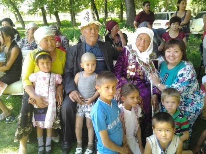 Мать 160 детей: как киргизская девушка стала матерью для детей-блокадников