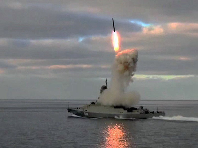  Российский военно-морской флот атаковал террористов в Алеппо