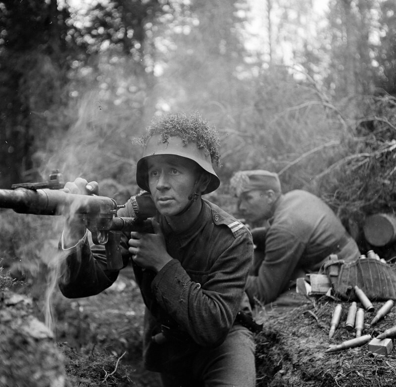 70. Финский младший сержант ведет огонь из трофейного советского противотанкового ружья ПТРД-41