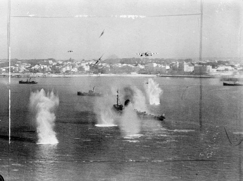 122. "Москито" из 248-й авиаэскадры атакуют суда противника в период высадки союзников в Нормандии. Июнь 1944 года
