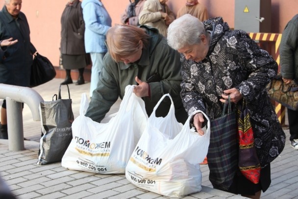 В Госдуму внесен законопроект о раздаче санкционных продуктов бедным