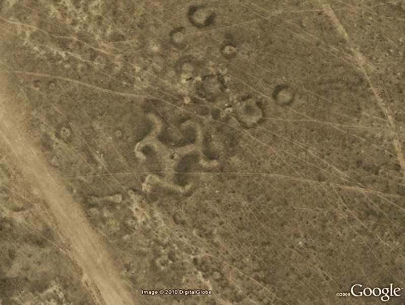 1. Кто-то случайно нашел «геоглифы» в Казахстане. Ученые считают, что их оставили древние цивилизации