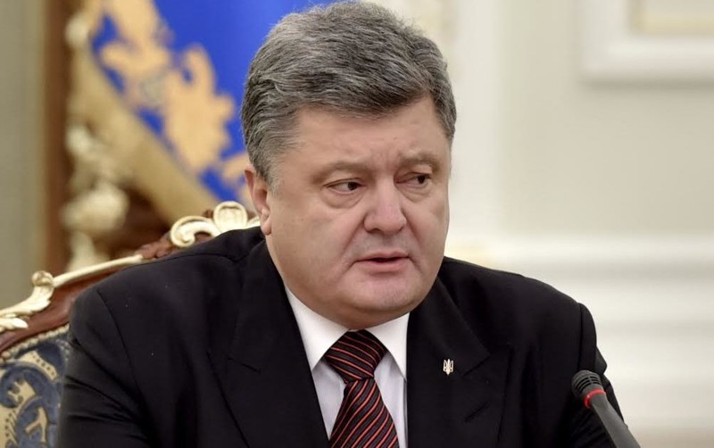 Порошенко обеспокоен из-за положения украинцев в России
