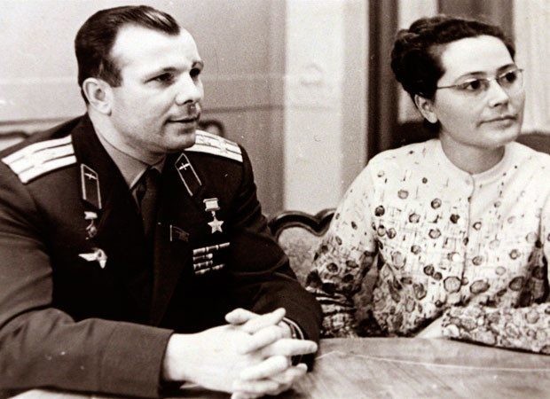 Почему вдова Гагарина почти 50 лет молчит о муже?