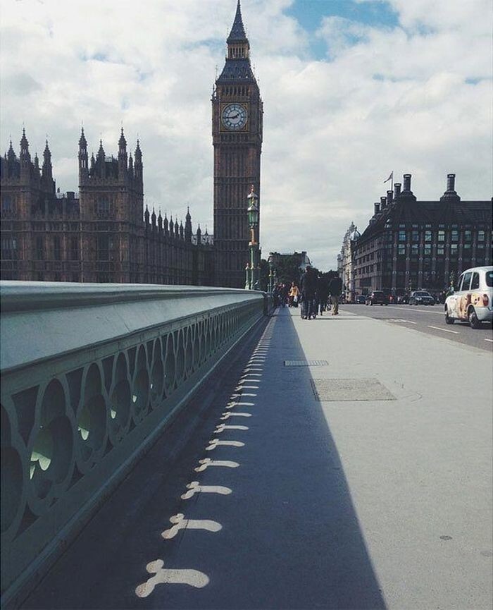 Игривая тень лондонского моста
