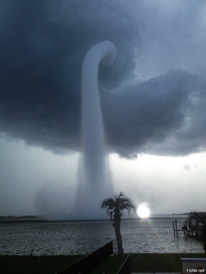 Водяной смерч в заливе Тампа, Флорида