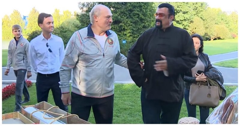 Стивен Сигал в неформальной обстановке попробовал морковку Александра Лукашенко