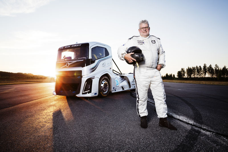 Грузовику Volvo Iron Knight удалось побить два рекорда